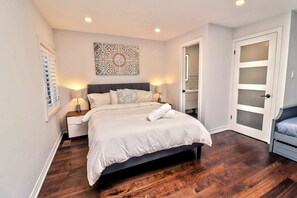 2 bedrooms, desk, iron/ironing board, travel cot
