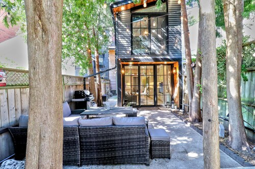 Stylish Victorian w Parking & Patio in Heart of TO!