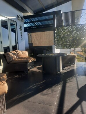 Terrace/patio - Beautiful Modern House 
 (Grecia)