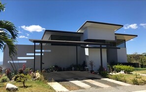 Exterior - Beautiful Modern House 
 (Grecia)