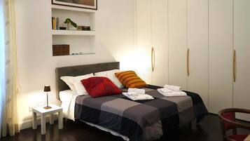 Camera Lavi ( bagno privato esterno ) | Caja fuerte, cortinas opacas, sistema de insonorización y wifi gratis