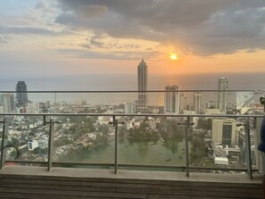 Télévision LED de 42 pouces avec chaînes par câble