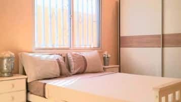 1 habitación, tabla de planchar con plancha, wifi y ropa de cama