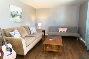 Living area - Entire House in North Denver (Denver)