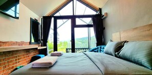 Egyptian cotton sheets, premium bedding, down comforters, in-room safe - Campod Resort (Tanah Rata)