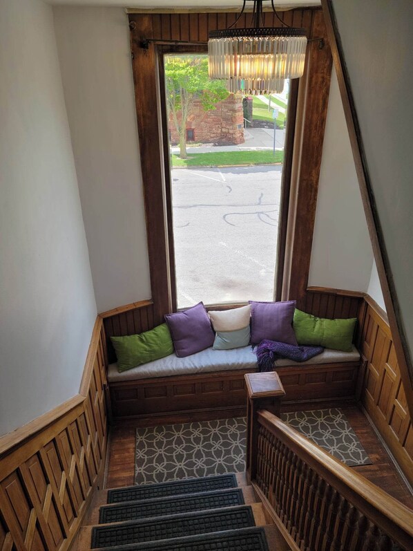 Interior - Liberty View Lovely one bedroom apartment. Great for traveling workers. (Napoleon)