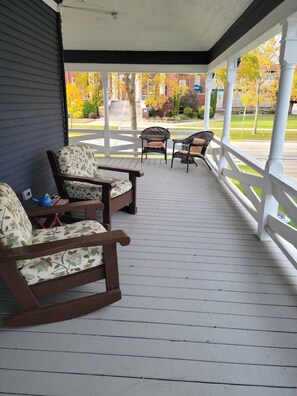 Terrace/patio - Liberty View Lovely one bedroom apartment. Great for traveling workers. (Napoleon)