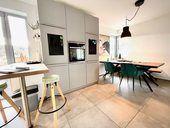 Dining - Ferienwohnung Schicke Wohnung auf 2 Etagen Direkt am Rothaarsteig (Burbach)