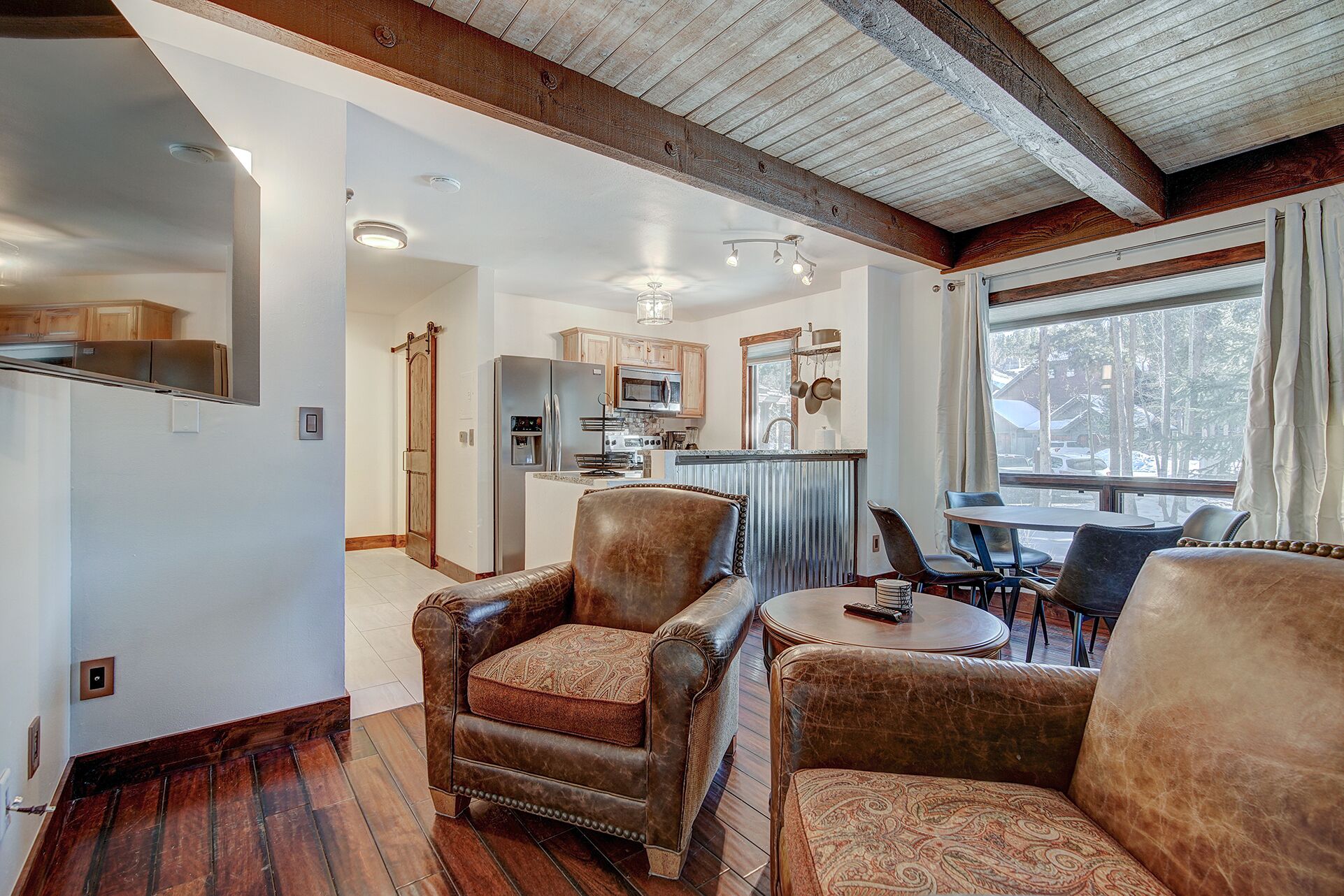 Premier Condo | Living area