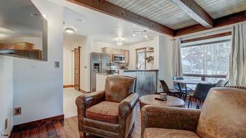 Premier Condo | Living area