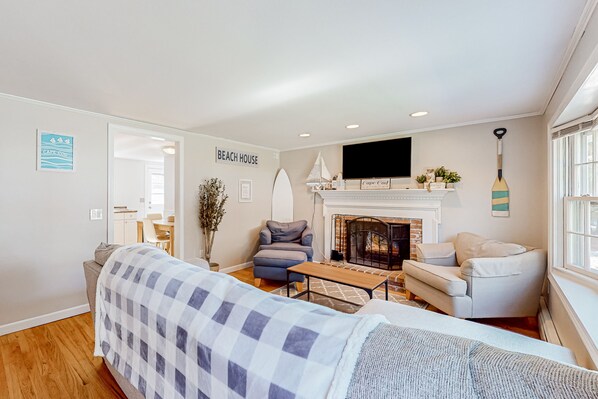 TV - Charming home with private pool, deeded bay access, firepit, & W/D (South Dennis)