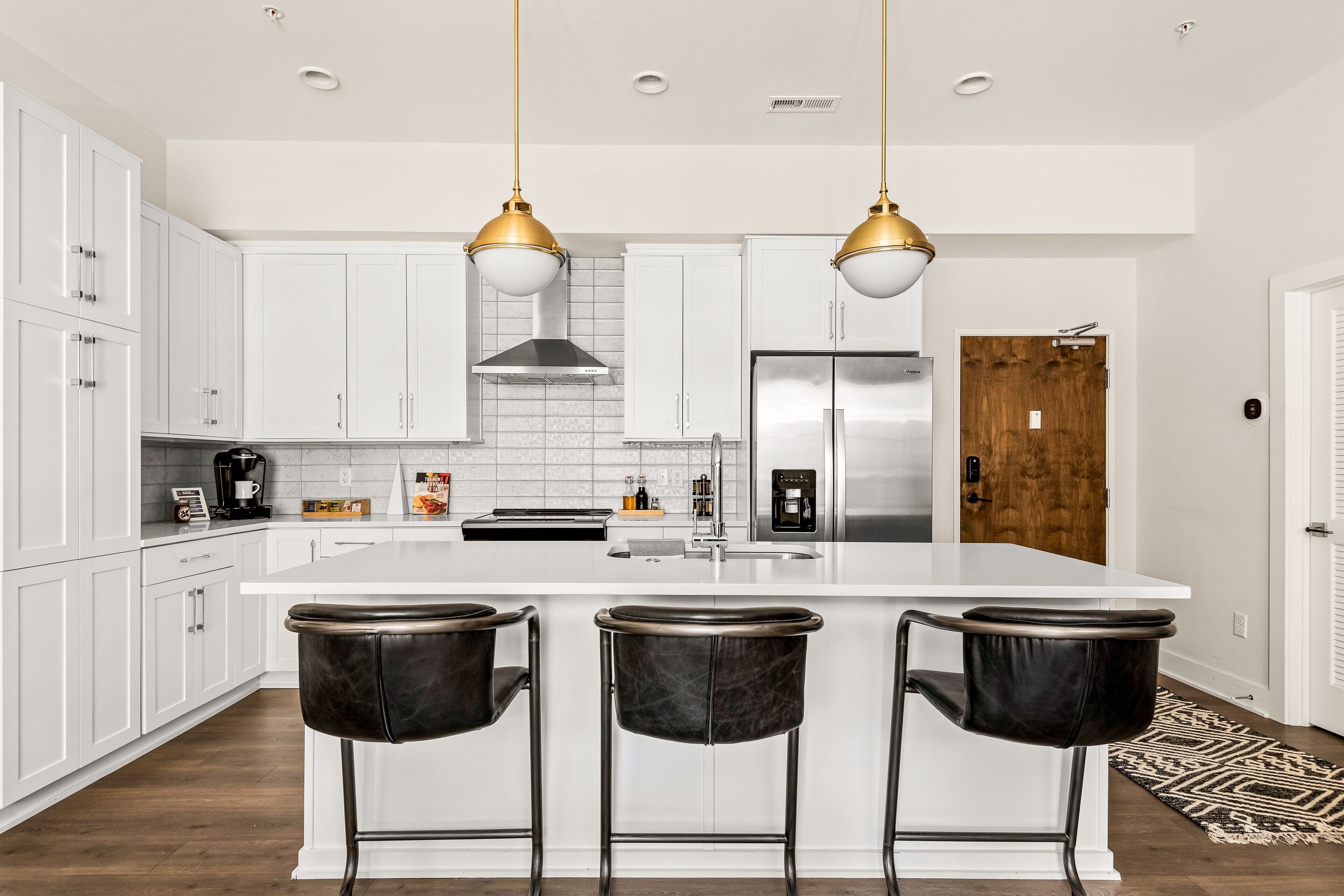 冰箱、微波炉、烤箱、炉灶