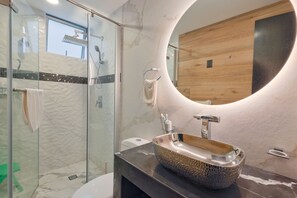 Dusche, Regendusche, Fußbodenheizung (Badezimmer), Handtücher