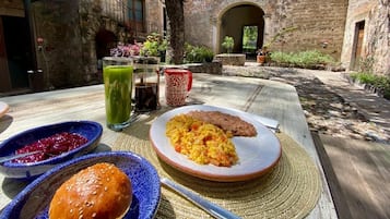 Desayuno continental incluido todos los días
