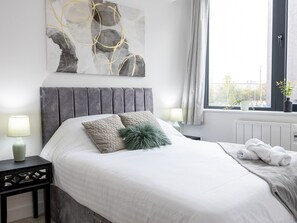 1 soverom, strykejern/-brett, wi-fi (inkludert) og sengetøy