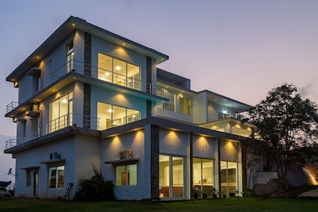 Exterior. Bliss Farm Stay- Hilltop