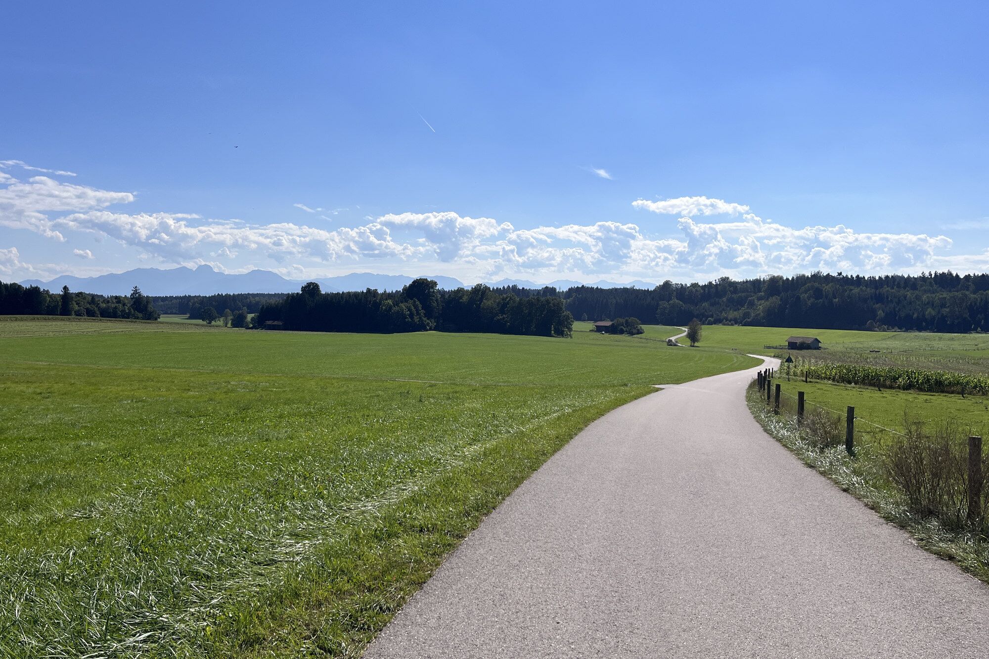 2 makuuhuonetta, silitysrauta/-lauta, vauvan matkasänky, ilmainen Wi-Fi