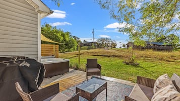 Tina de hidromasaje al aire libre