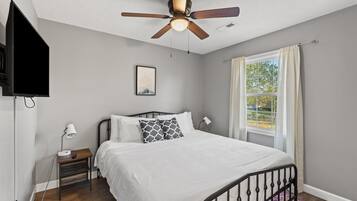 2 bedrooms, iron/ironing board, WiFi, bed sheets