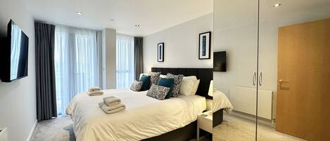 1 slaapkamer, een strijkplank/strijkijzer, wifi