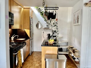 Private kitchen - Light drenched Park Slope designer two bedroom with huge balcony & workspace! (Brooklyn)
