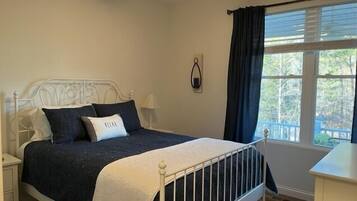 4 bedrooms, WiFi, bed sheets