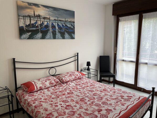 1 habitación y ropa de cama