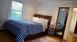 4 bedrooms, desk, iron/ironing board, free WiFi - Spacious home with office & entertainment near NYC (Ridgefield)