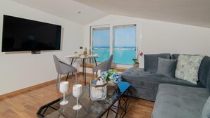Apartment | 2 bedrooms - Minimal Loft With Sea View Over Zakynthos Harbor! (Zakynthos)