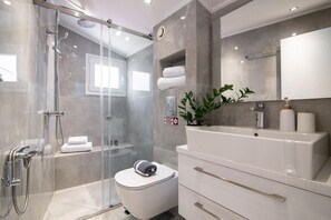 Apartment - Minimal Loft With Sea View Over Zakynthos Harbor! (Zakynthos)