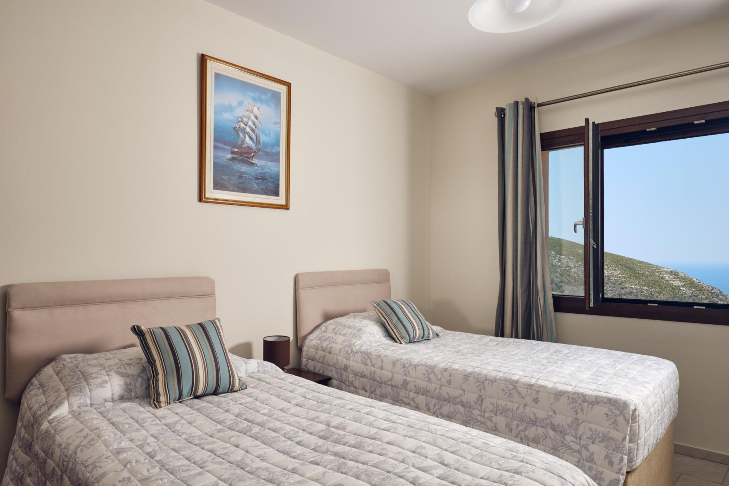 House | 5 bedrooms, soundproofing