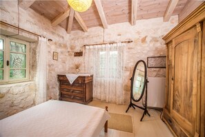 House | 4 bedrooms, soundproofing