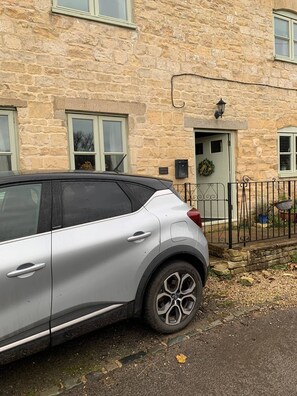 Exterior detail - Traditional Cotswold cottage with stunning views and walking (Stroud)