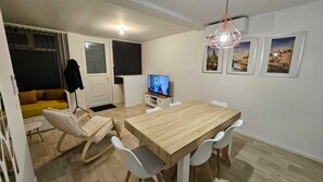 Interior - Very beautiful 2-room apartment, fully renovated (Montreuil)