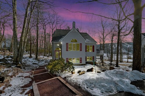 Walk 2 Ski: Groups, Kids, Spacious & Well-Stocked