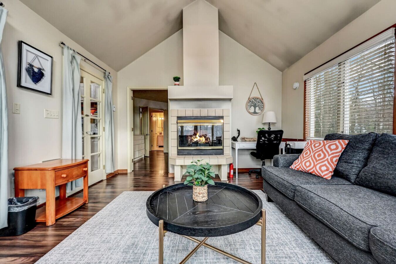 TV, fireplace, offices