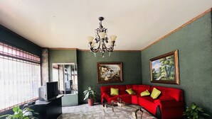 Living area - Hotel Barroco (San José)