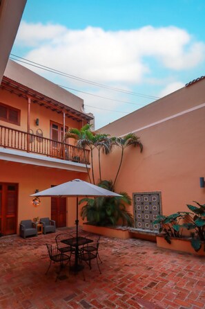 Outdoor dining - Old San Juan Historic Loft 4 The Adventurous (San Juan)