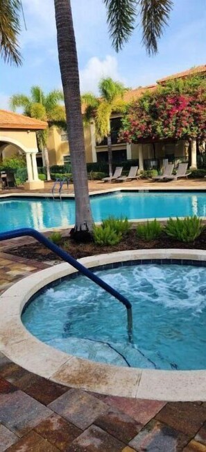 屋外プール、温水プール