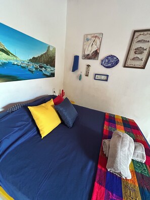 1 chambre, bureau, fer et planche à repasser, Wi-Fi gratuit