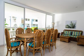 Télévision à écran plat