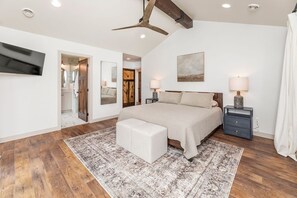 4 bedrooms, travel cot, WiFi, bed sheets