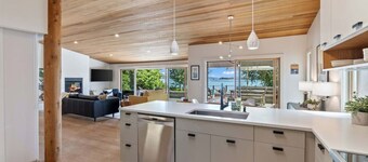 Poulsbo Shore Retreat w/ Kayaks, SUPs, & Bikes!