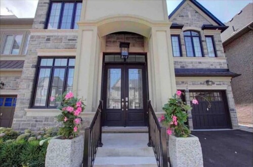 Luxurious 4 Bedroom home.

