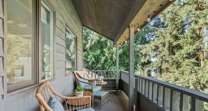 BayView Tower - Romantic Studio w/ Beach Access