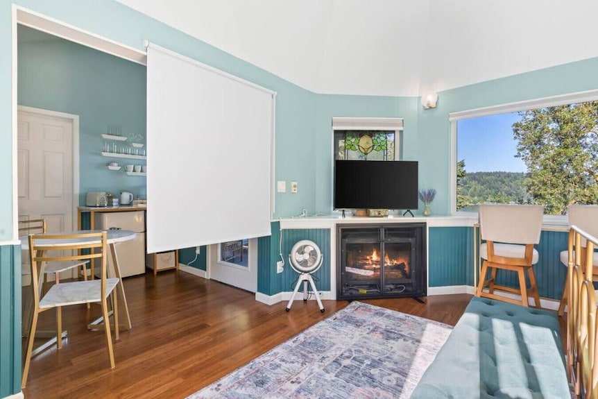 Bayview Tower - Romantic Studio W/ Beach Access - Bremerton, WA