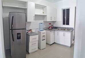 Standard-Apartment | Eigene Küche | Großer Kühlschrank, Kochgeschirr/Geschirr/Besteck