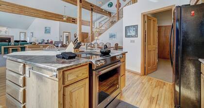 Evans Mountain Lodge