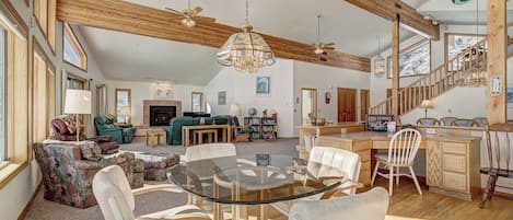 House (4 Bedrooms) | Exterior