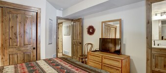 Village Point 308